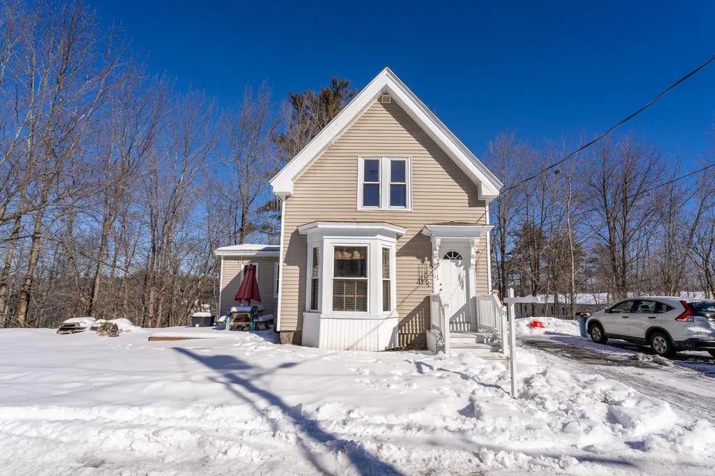 13 Hickory Court Farmington NH 03835