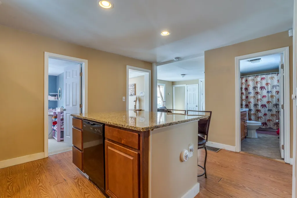 13 Hickory Court Farmington NH 03835