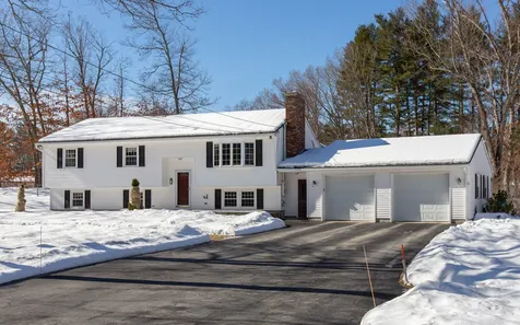 7 Leonard Avenue Hudson NH 03051