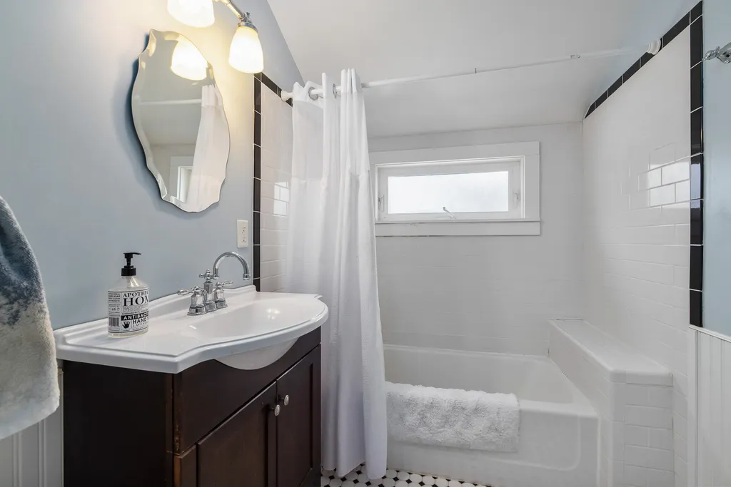 306 Aldrich Road Portsmouth NH 03801