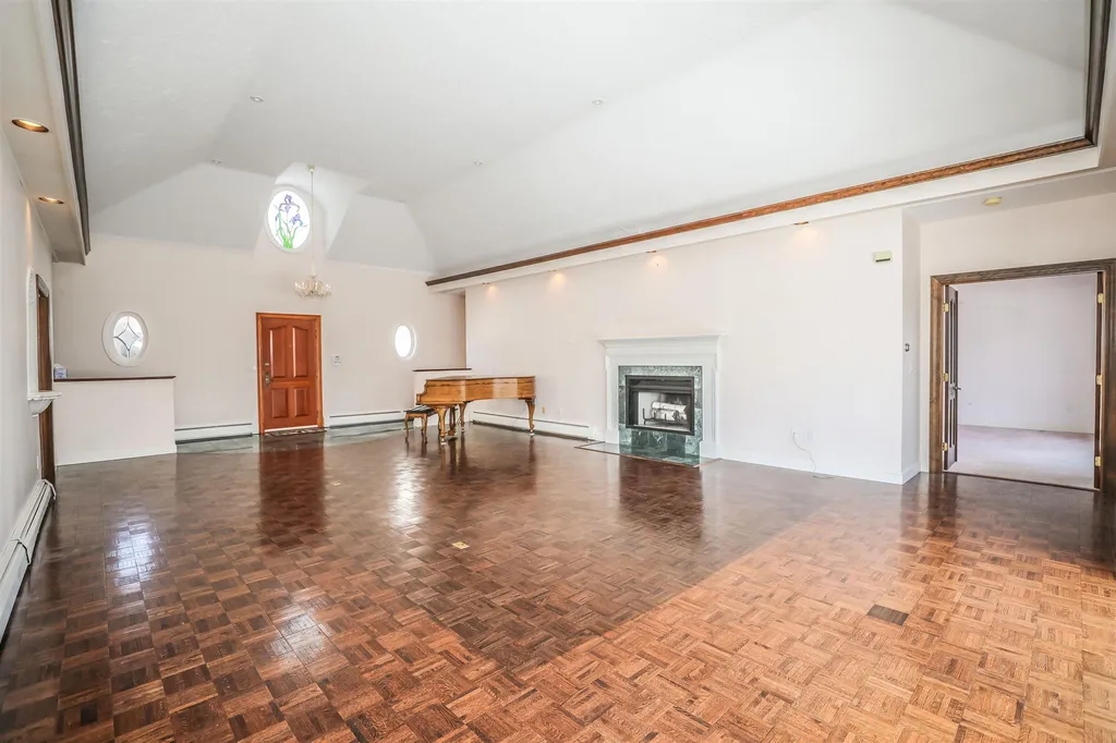146 Highview Terrace Manchester NH 03104