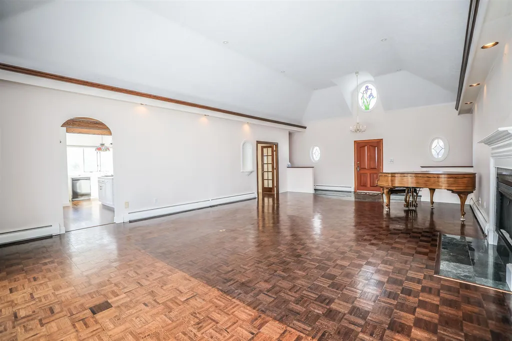 146 Highview Terrace Manchester NH 03104