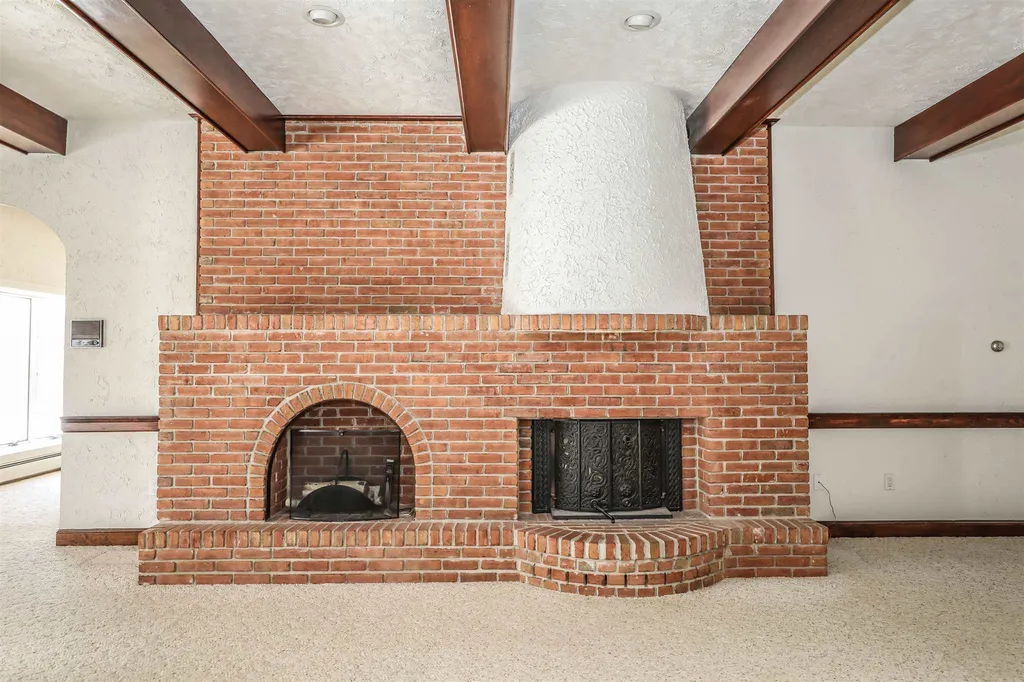 146 Highview Terrace Manchester NH 03104
