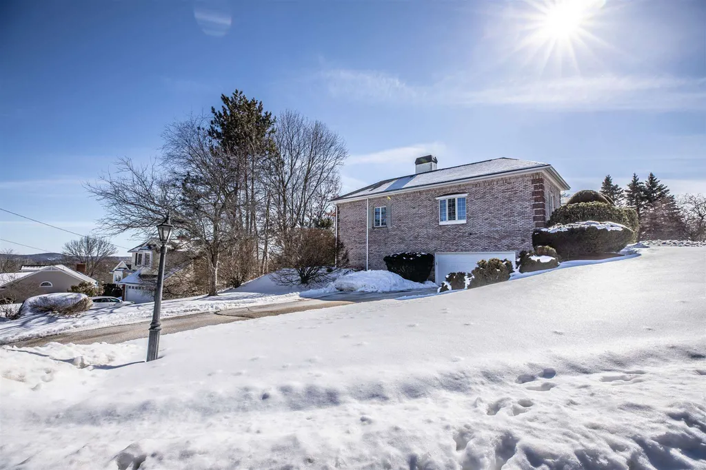 146 Highview Terrace Manchester NH 03104