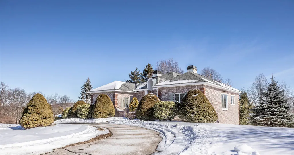 146 Highview Terrace Manchester NH 03104