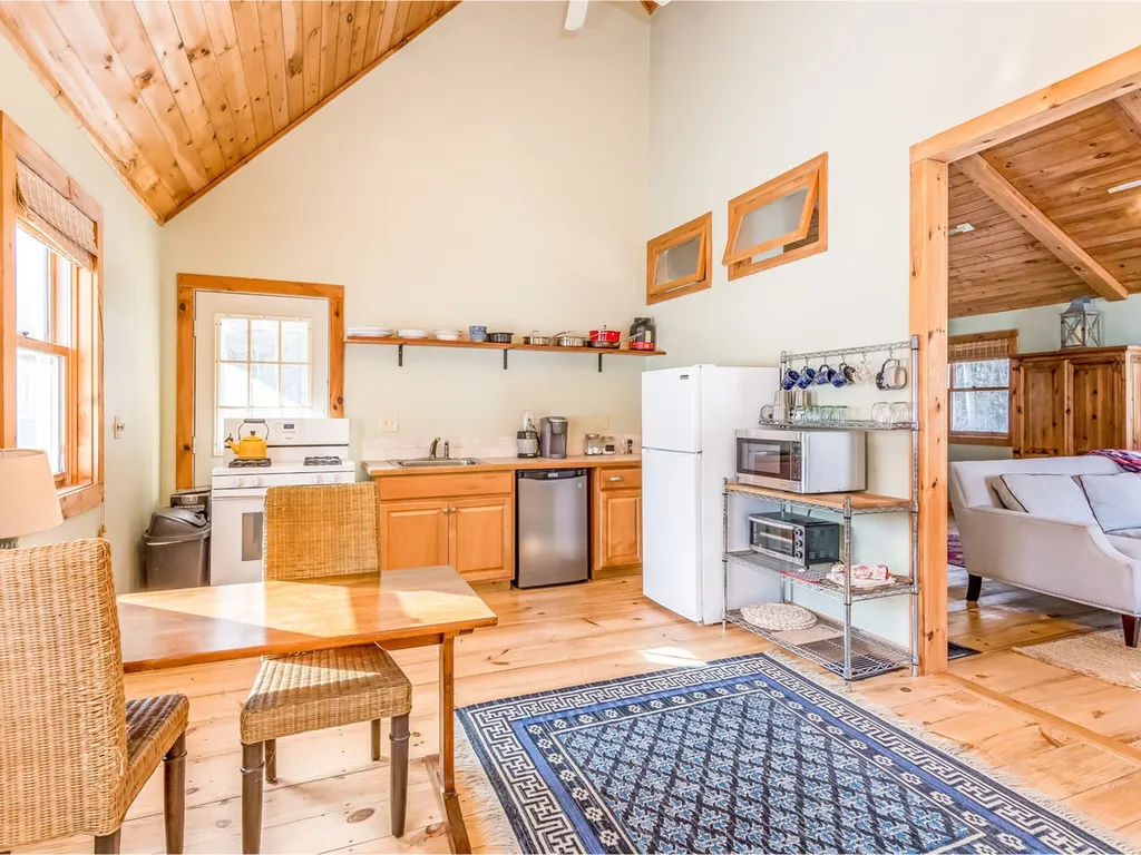 483 Isham Road Hinesburg VT 05461