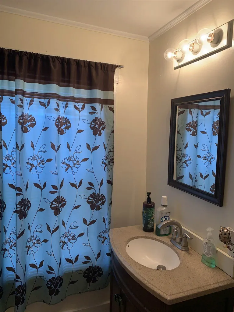 8 Coral Street Concord NH 03303