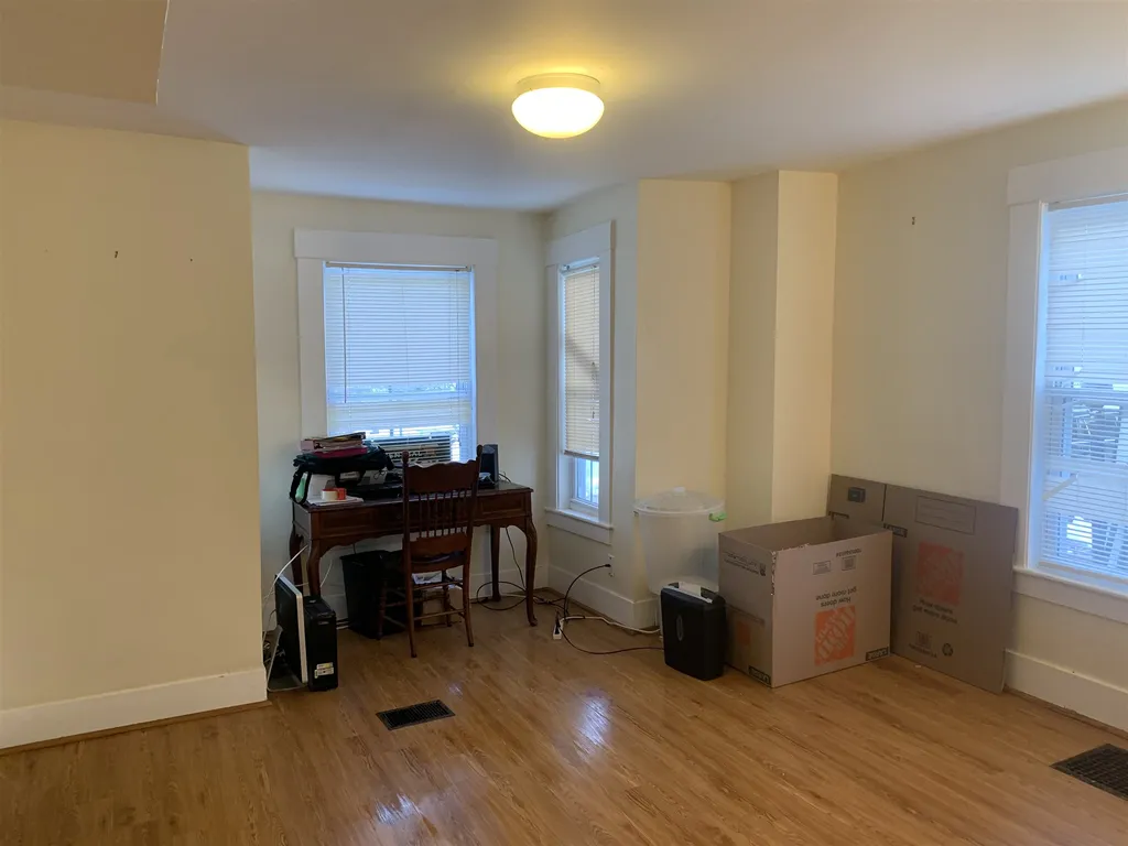 8 Coral Street Concord NH 03303