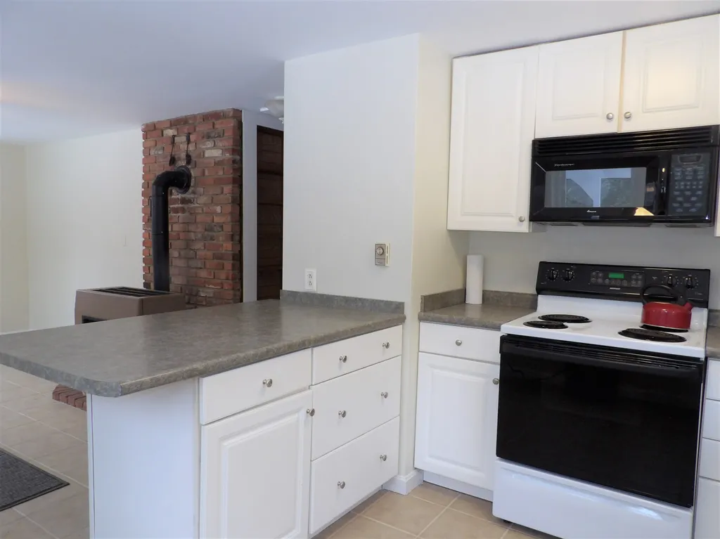 132 Oak Hill Road Northfield NH 03276