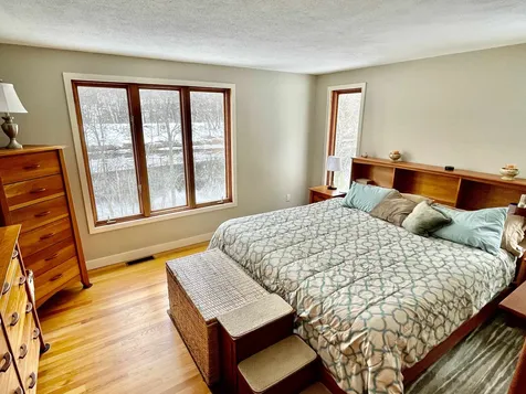 14 Temple Drive Litchfield NH 03052-2345