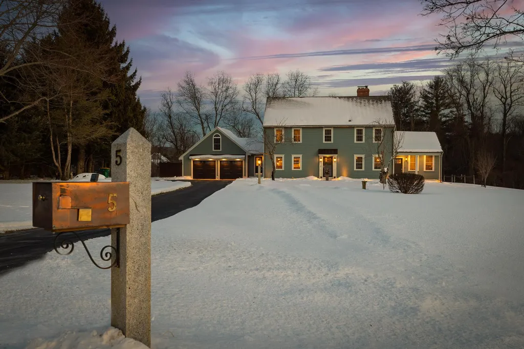 5 Red Gate Drive Kingston NH 03848