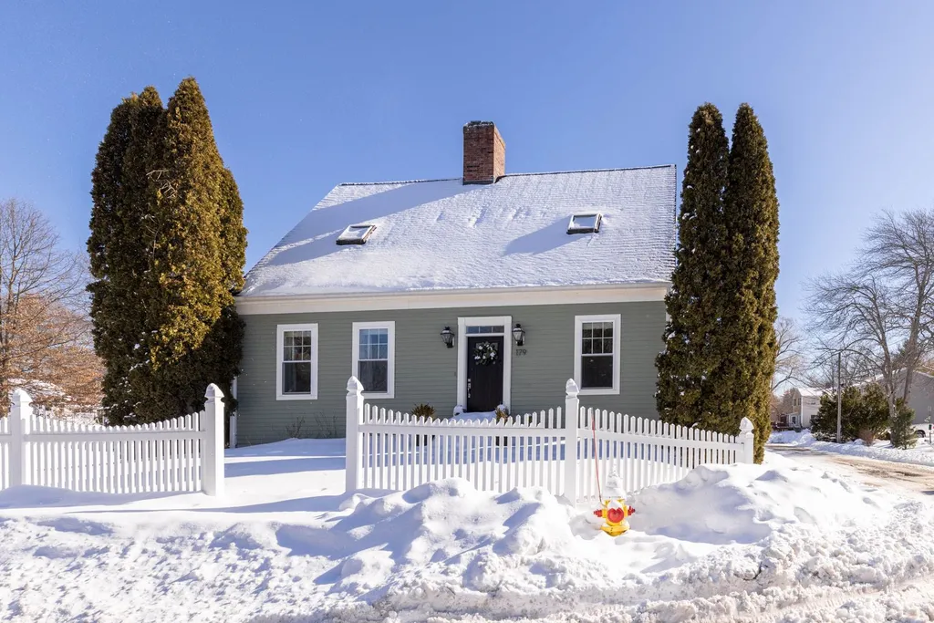 179 Jones Avenue Portsmouth NH 03801