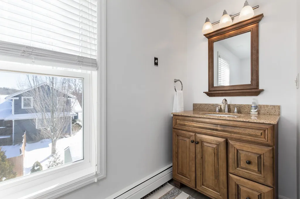 179 Jones Avenue Portsmouth NH 03801