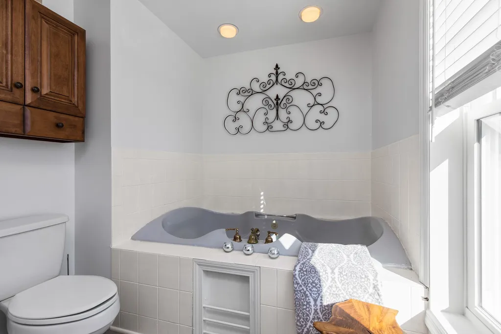 179 Jones Avenue Portsmouth NH 03801