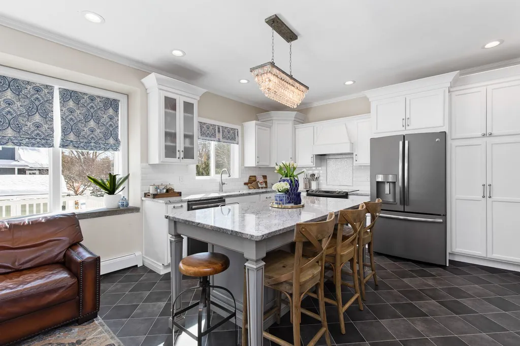 179 Jones Avenue Portsmouth NH 03801