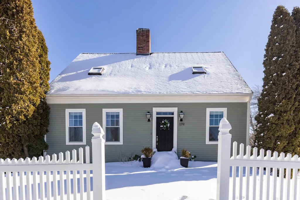 179 Jones Avenue Portsmouth NH 03801
