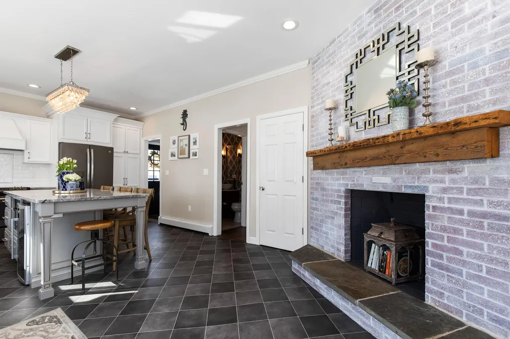 179 Jones Avenue Portsmouth NH 03801