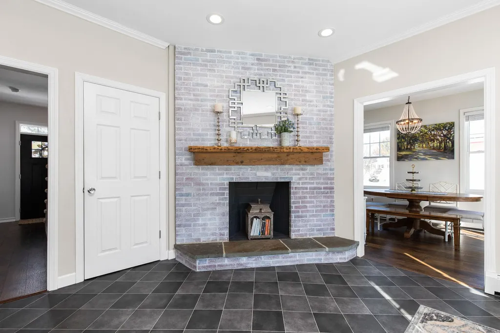 179 Jones Avenue Portsmouth NH 03801