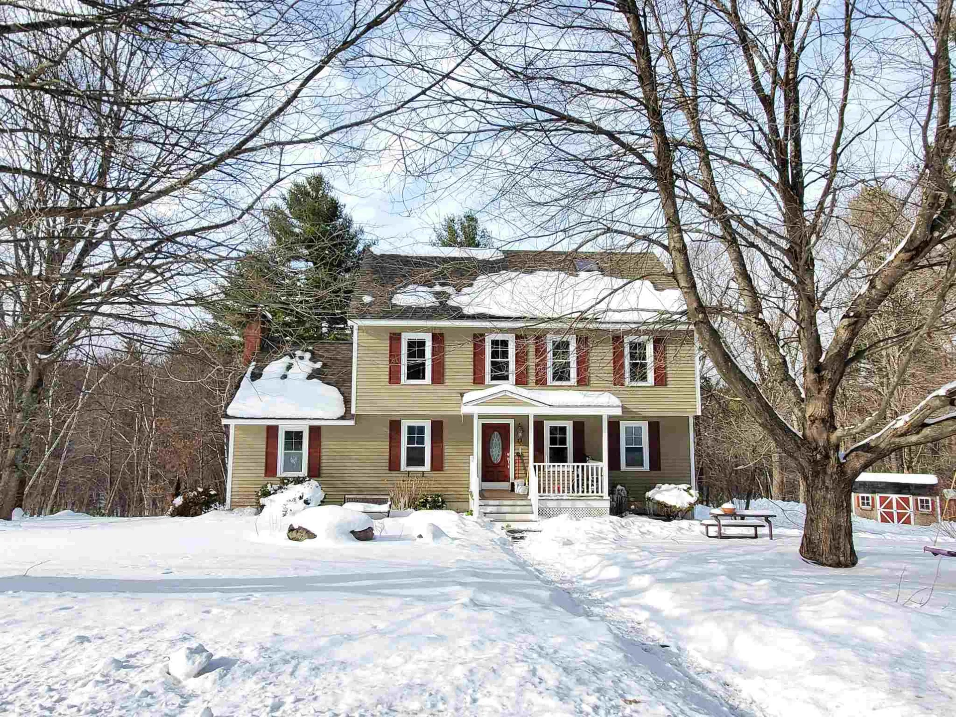 32 Holstein Avenue Londonderry NH 03053