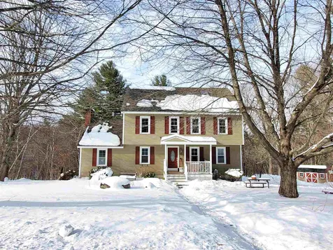32 Holstein Avenue Londonderry NH 03053