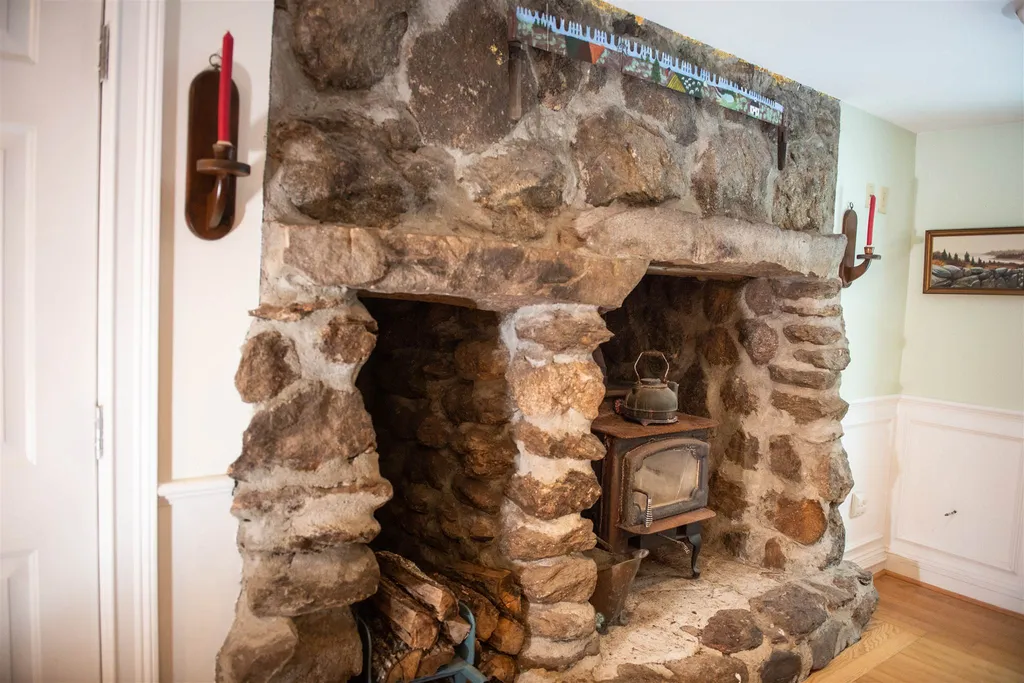92 Harvey Lake Road Northwood NH 03261