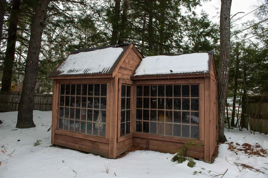 92 Harvey Lake Road Northwood NH 03261