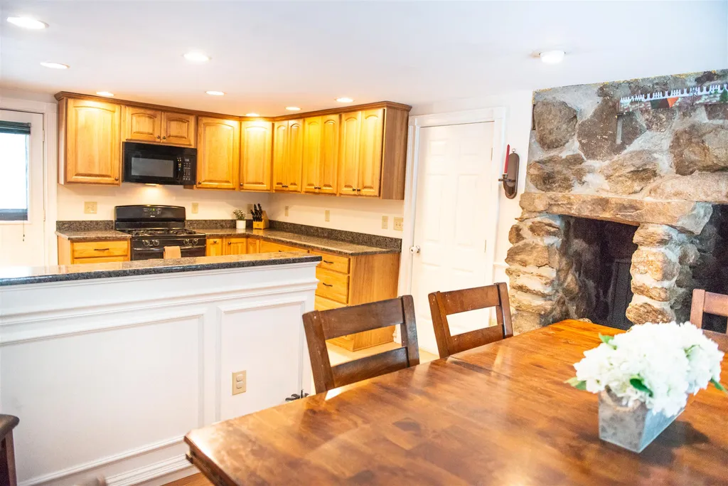 92 Harvey Lake Road Northwood NH 03261