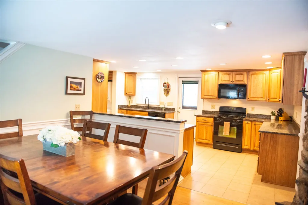 92 Harvey Lake Road Northwood NH 03261