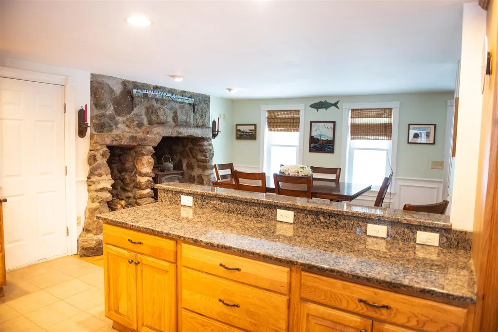 92 Harvey Lake Road Northwood NH 03261