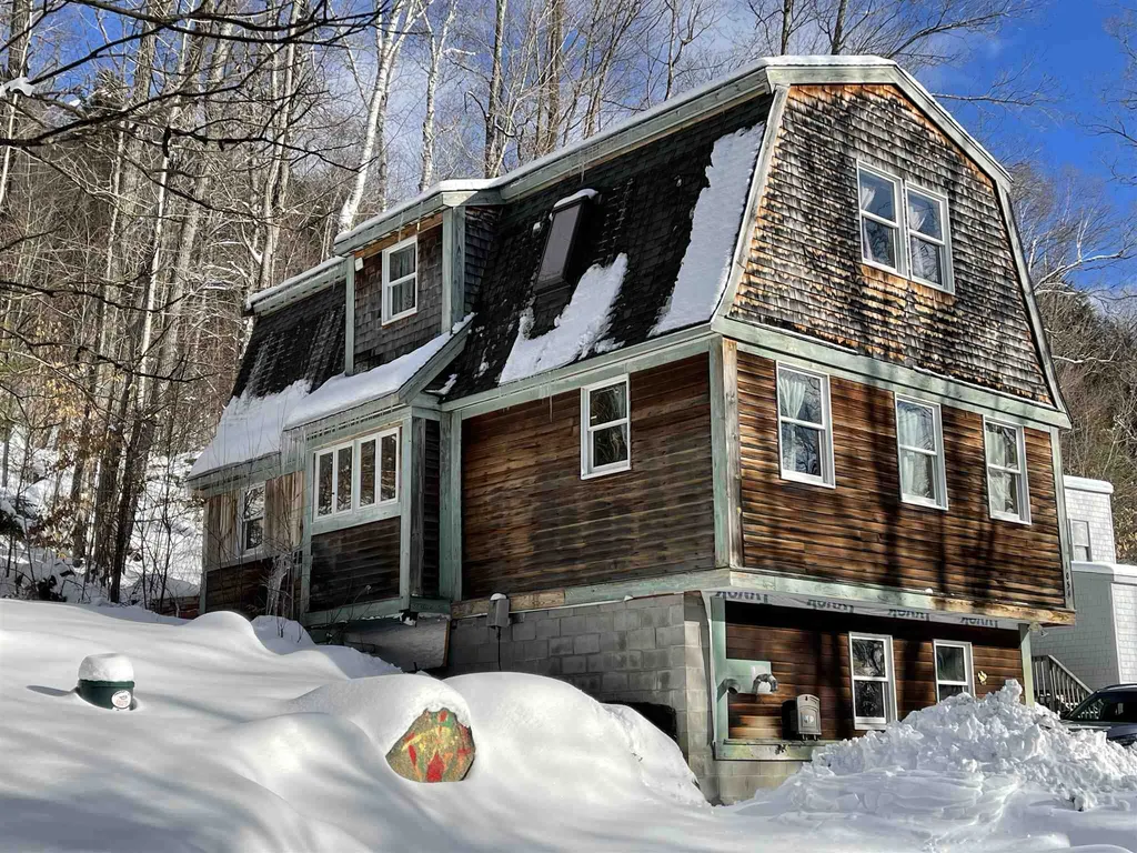 1052 1054 Goose Pond Road Canaan NH 03741