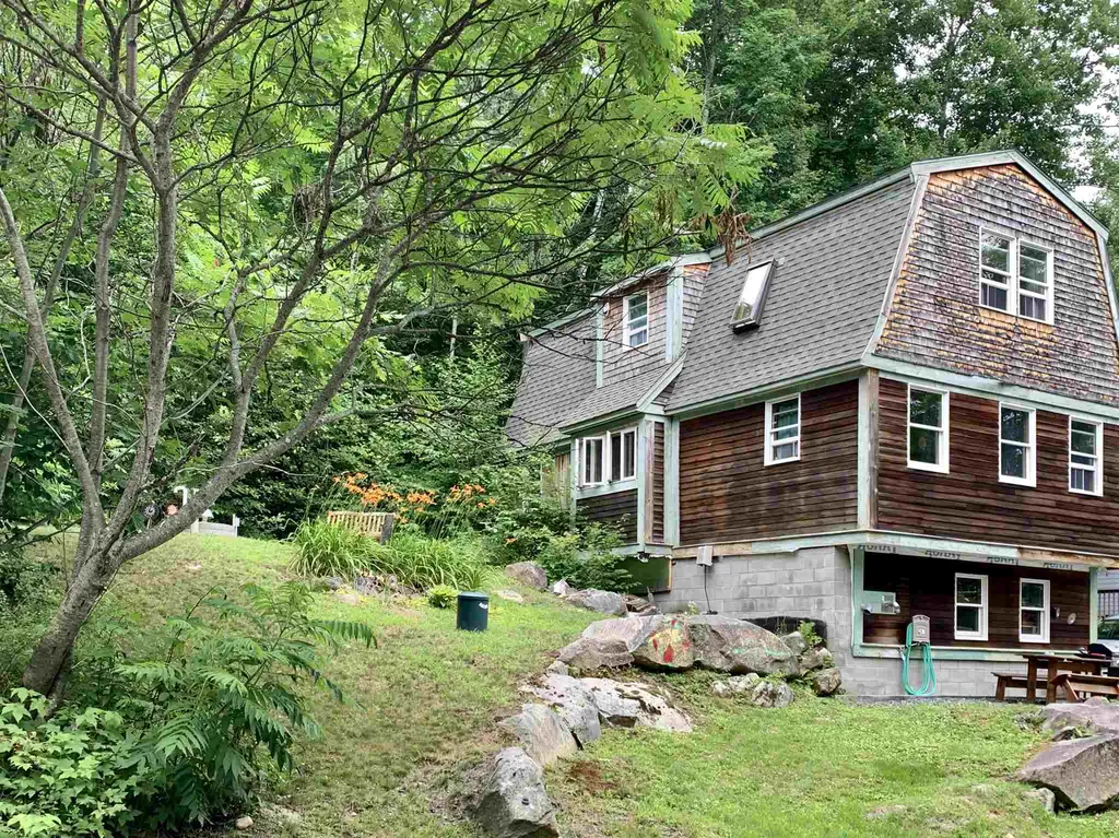 1052 1054 Goose Pond Road Canaan NH 03741