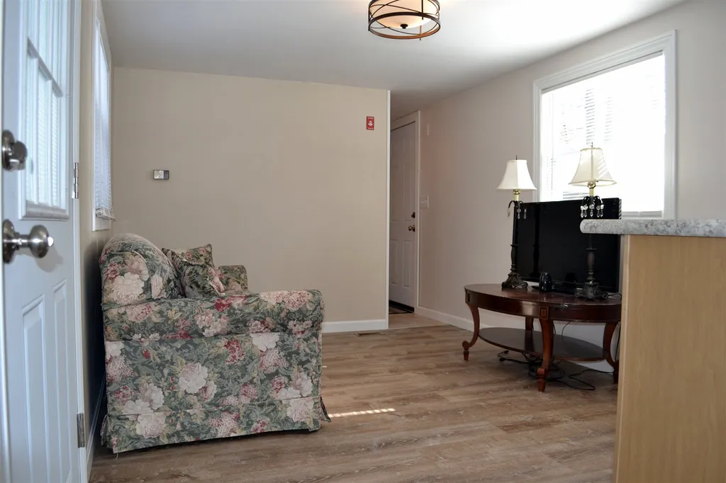 7 Roberts Road Barrington NH 03825
