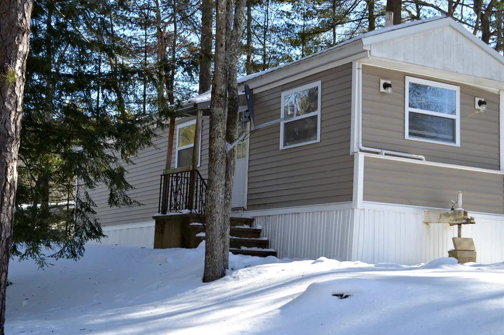 7 Roberts Road Barrington NH 03825