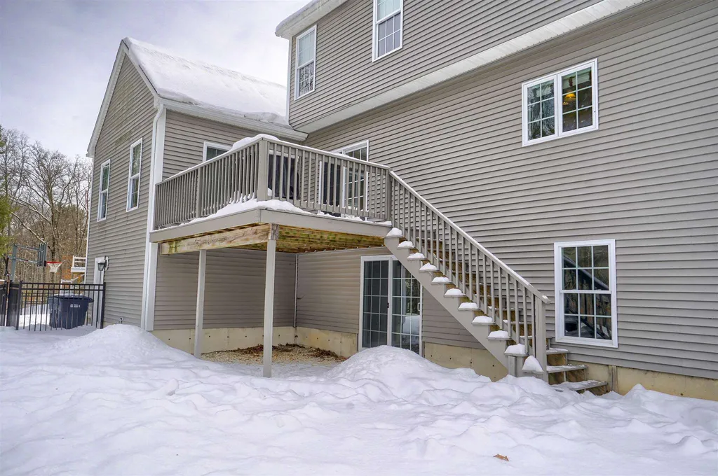 14 Clarke Farm Road Windham NH 03087
