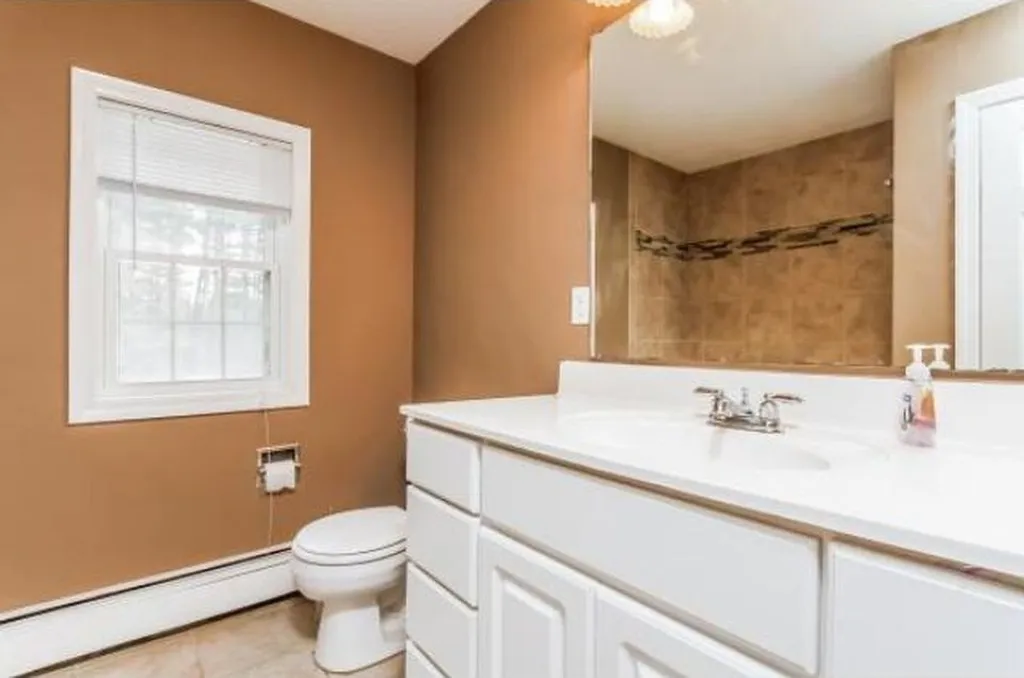 129 Lowell Road Windham NH 03087