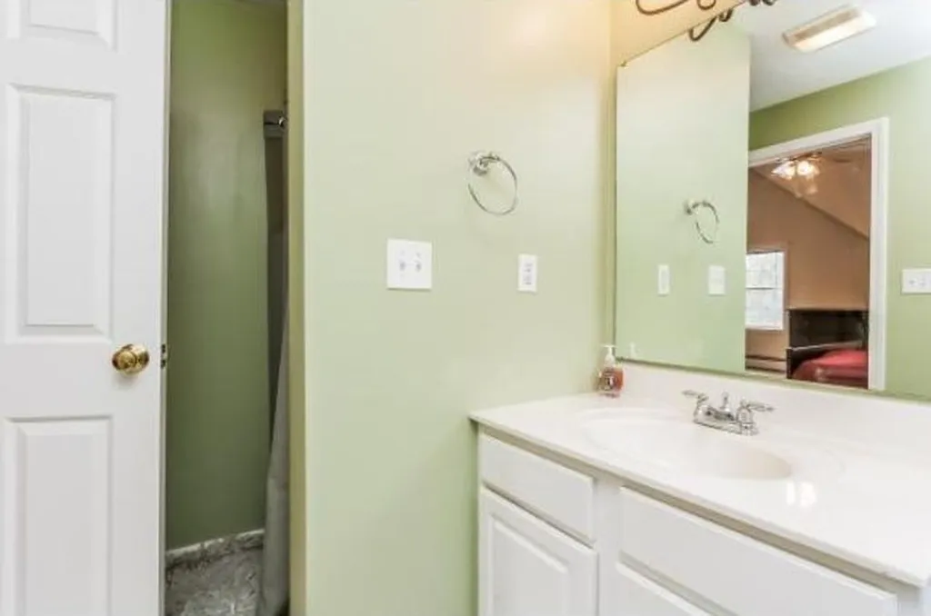 129 Lowell Road Windham NH 03087
