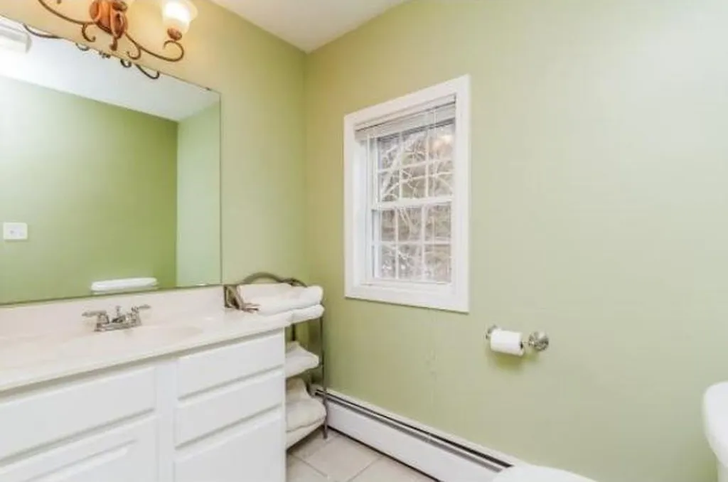 129 Lowell Road Windham NH 03087