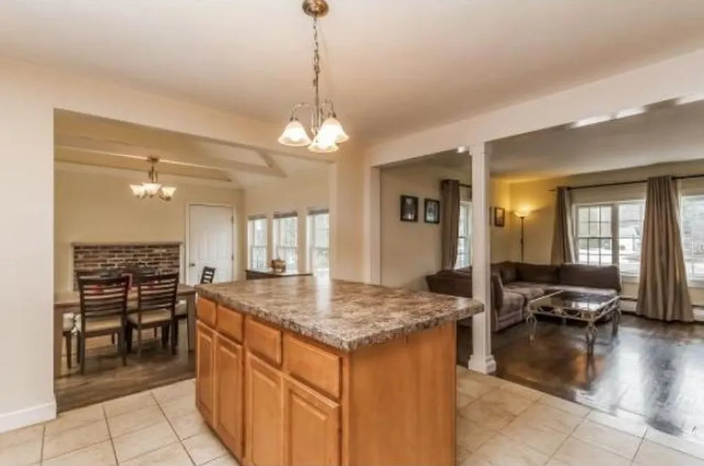 129 Lowell Road Windham NH 03087