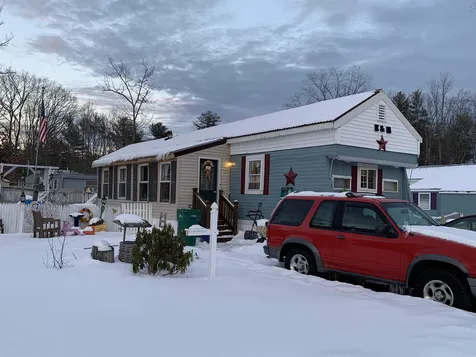8 Riley Avenue Rochester NH 03867