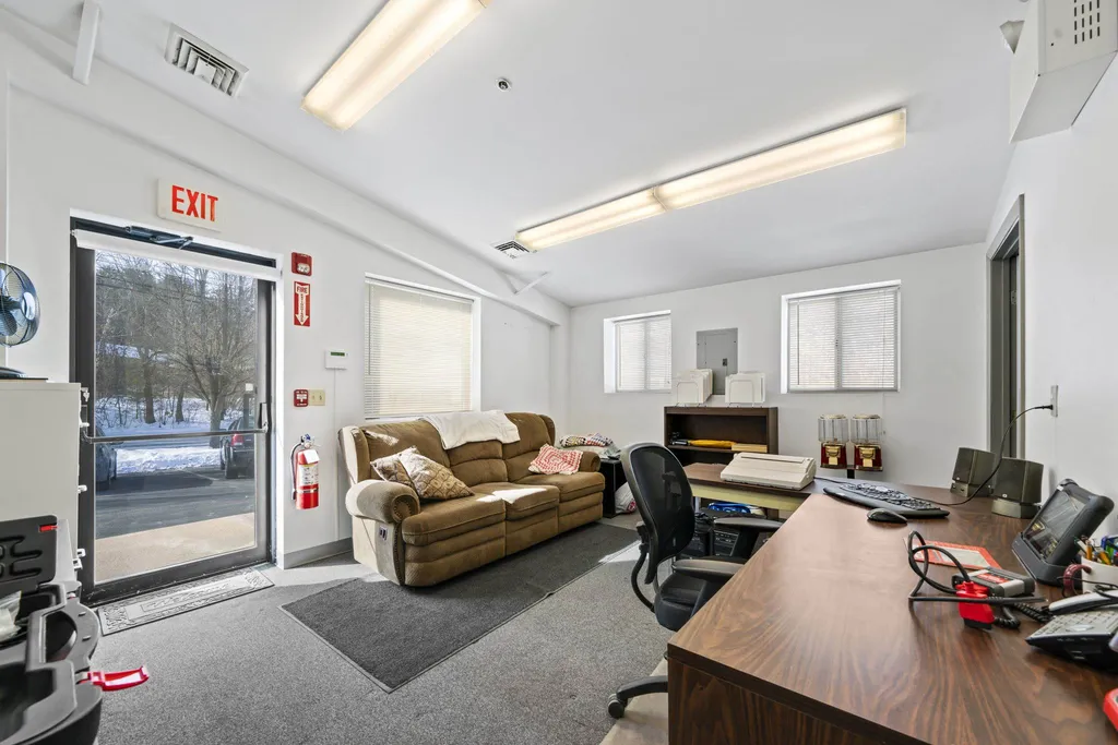 8050 S Willow Street Manchester NH 03103