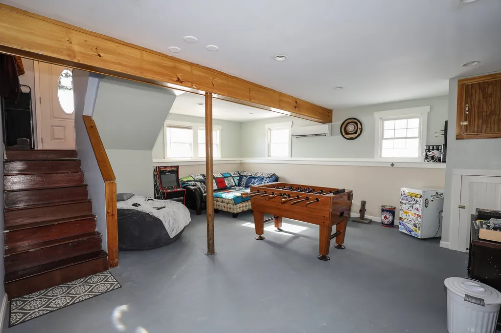 21 Old Stage Road Hinsdale NH 03451