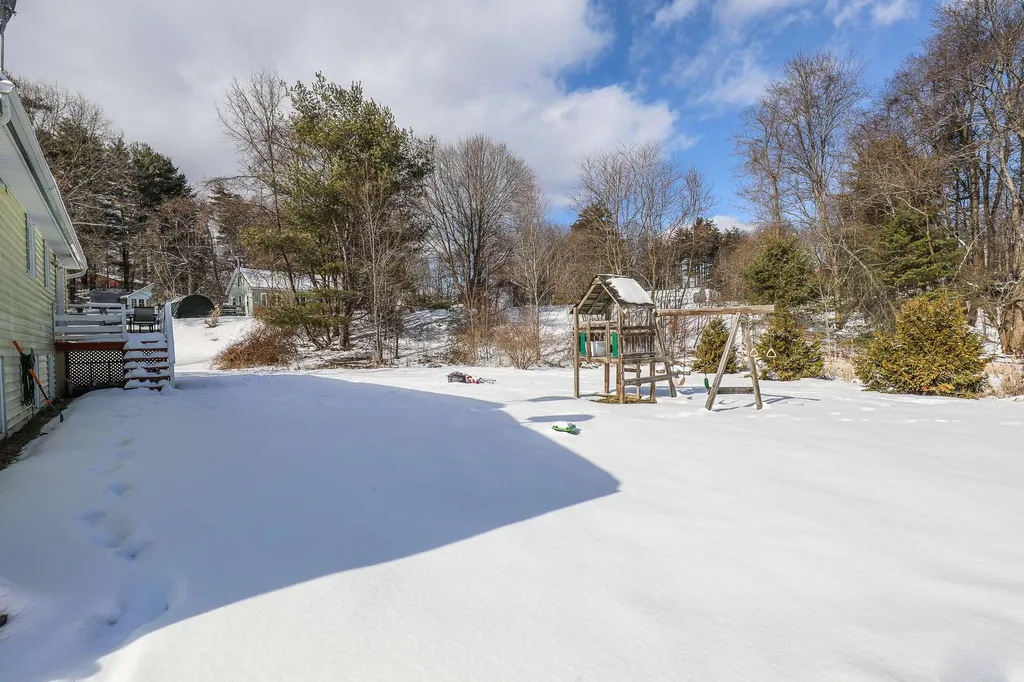 21 Old Stage Road Hinsdale NH 03451