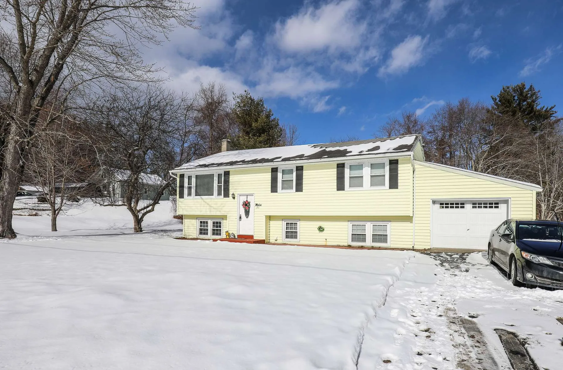 21 Old Stage Road Hinsdale NH 03451
