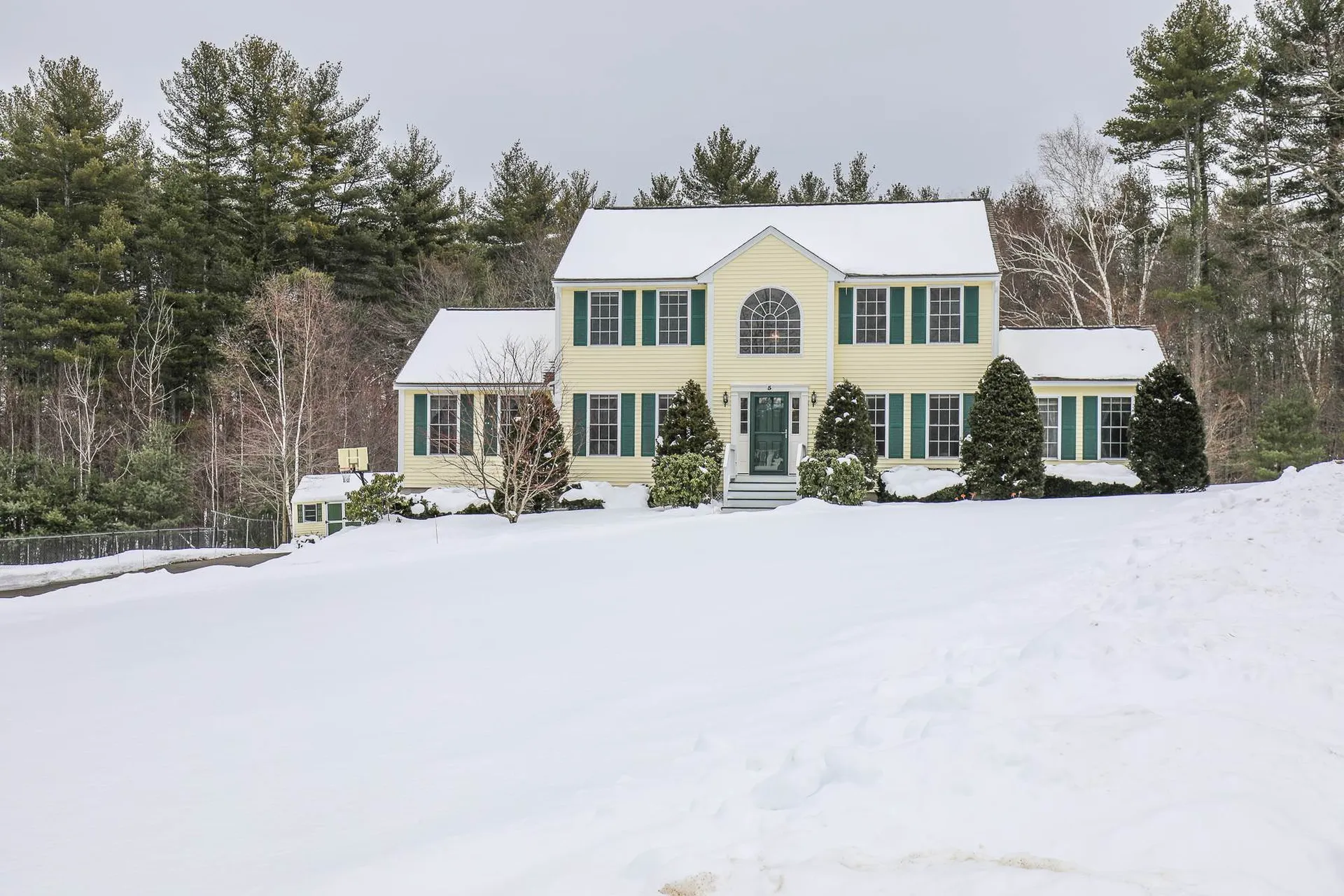 5 Sara Beth Lane Londonderry NH 03053