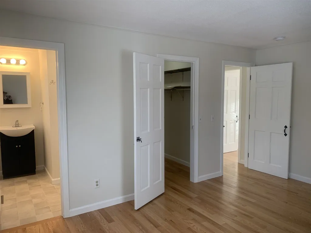 18 Sunny Lane Sunapee NH 03782