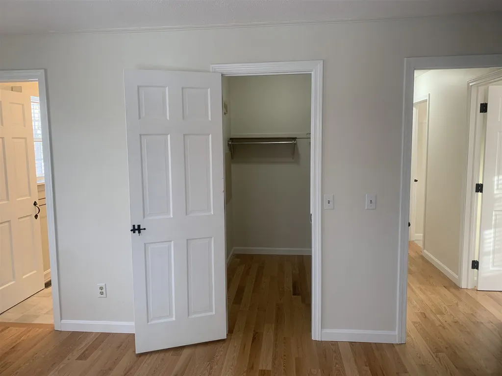 18 Sunny Lane Sunapee NH 03782