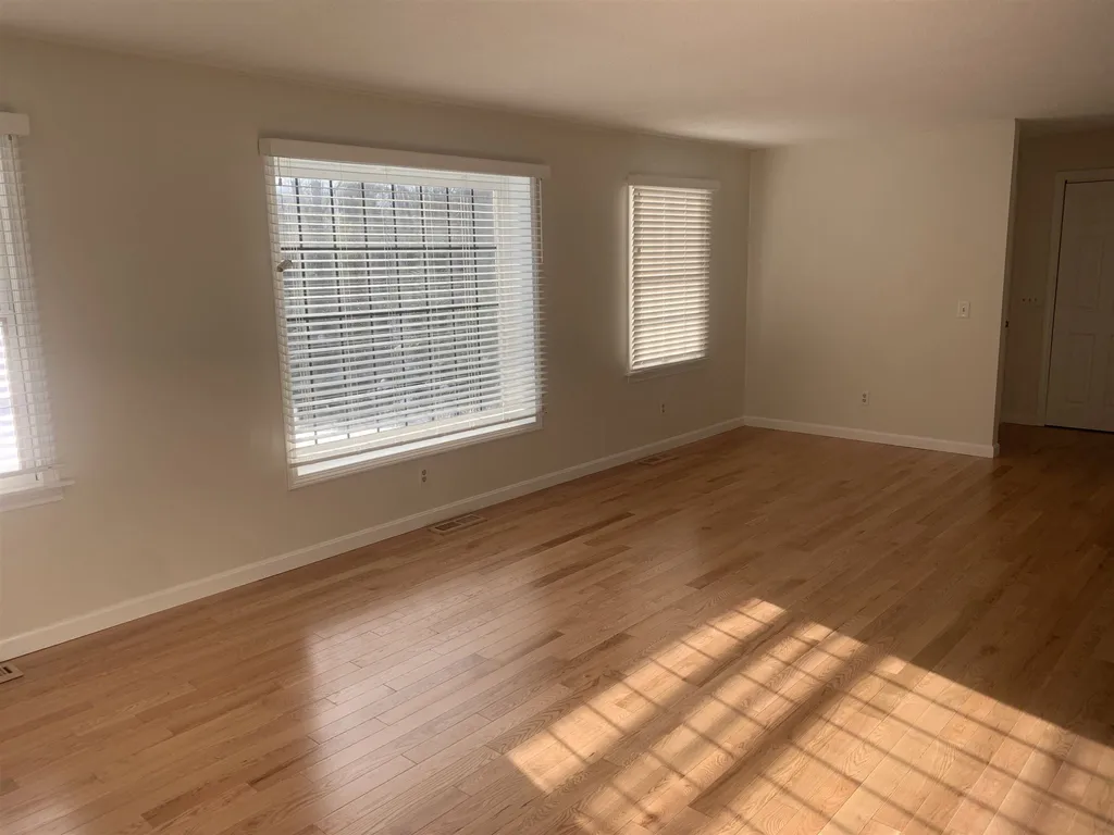18 Sunny Lane Sunapee NH 03782