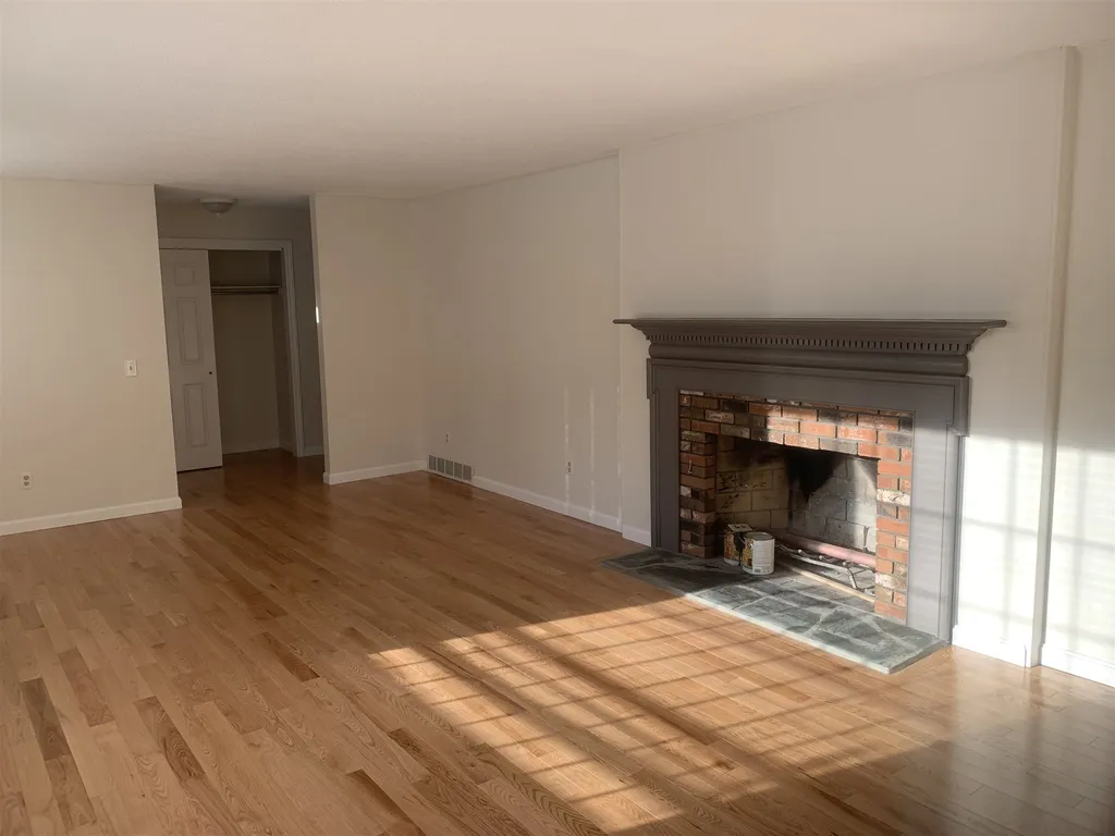 18 Sunny Lane Sunapee NH 03782