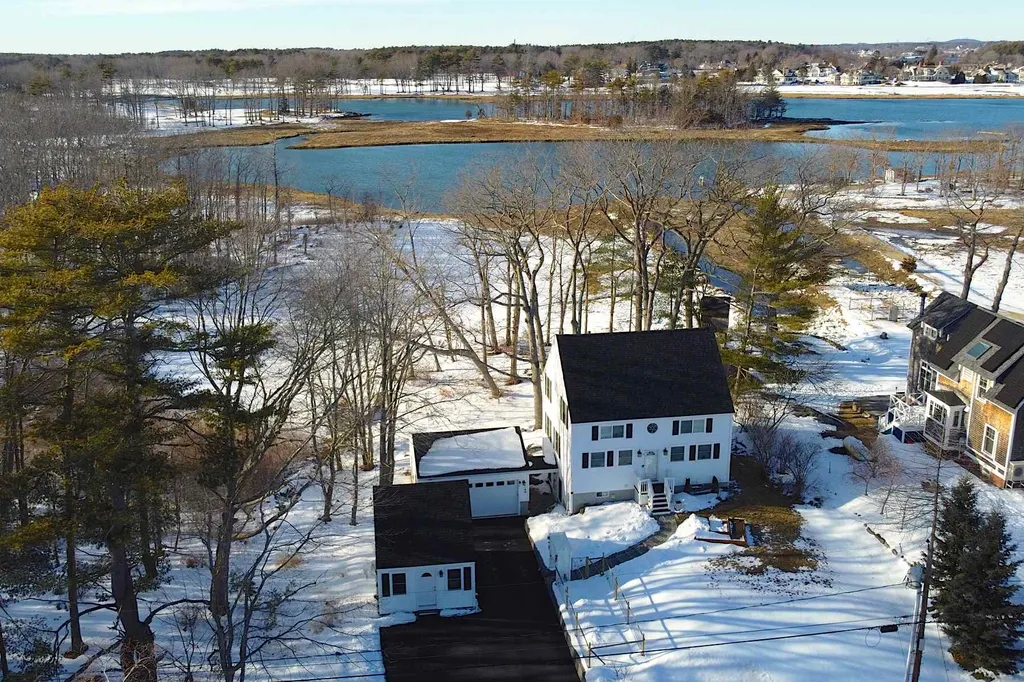 300 Pioneer Road Rye NH 03870
