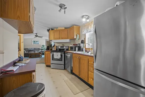 23 Cedar Lane Lee NH 03861